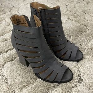 Brash Gray Heels Open Toed Size 7